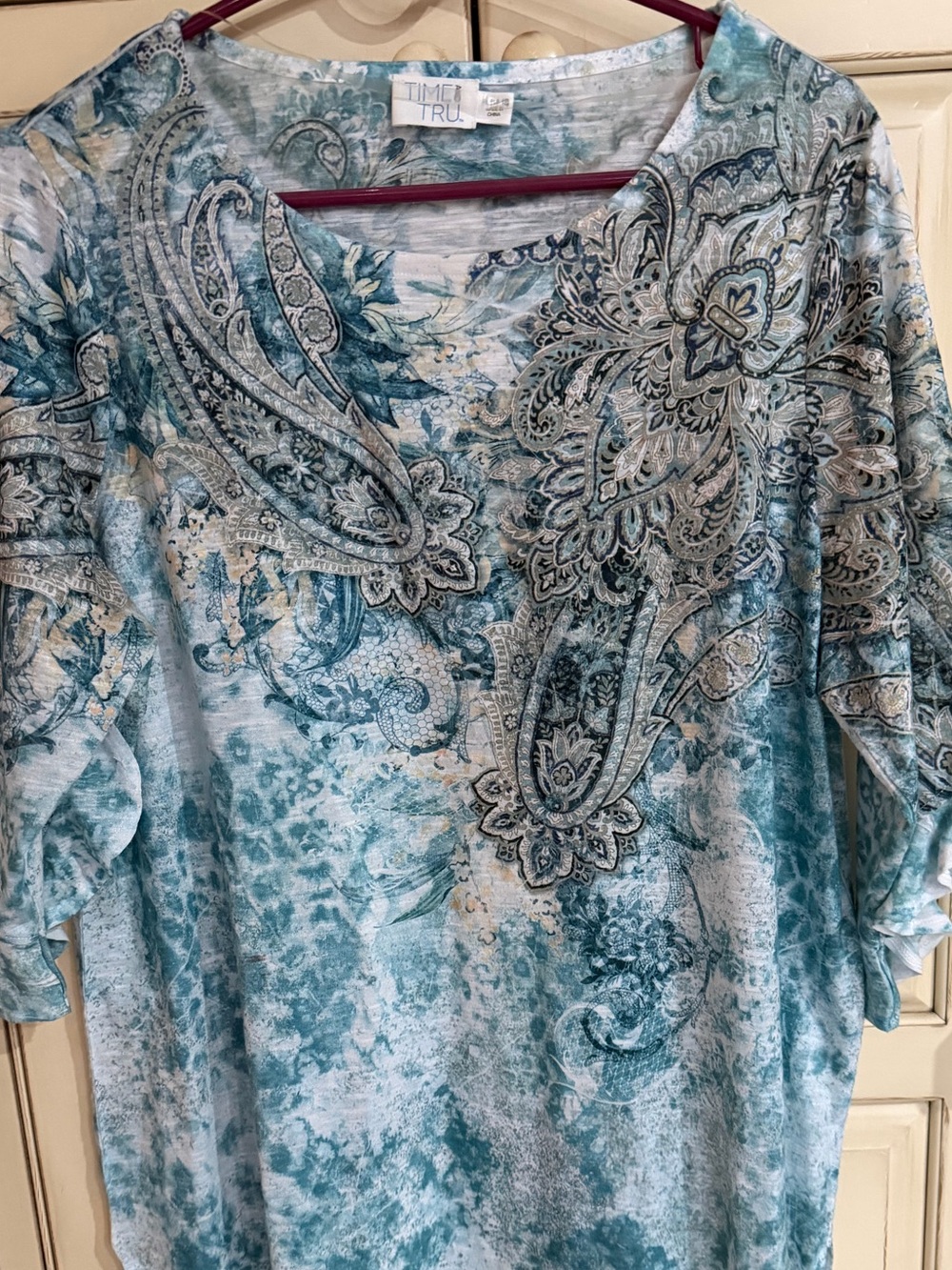 Time and Tru Teal and Cream Paisley Scoop Neck Long Sleeve Top